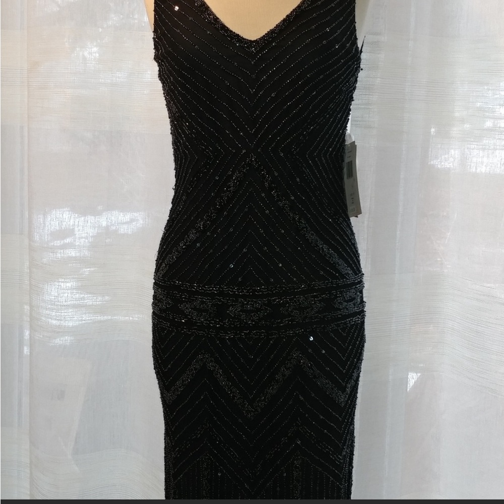 Beaded Roaring 20s style dress. Size 6. Excellent condition.